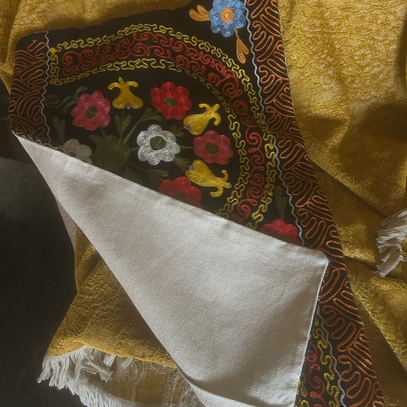 Fabulous Embroidered Pillow Cover, Bright Multicolor & Black Velvet. 15.5 x 25.5 - Picture 8 of 9